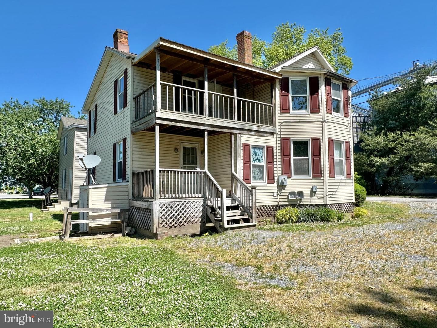 13704 Main St photo 3