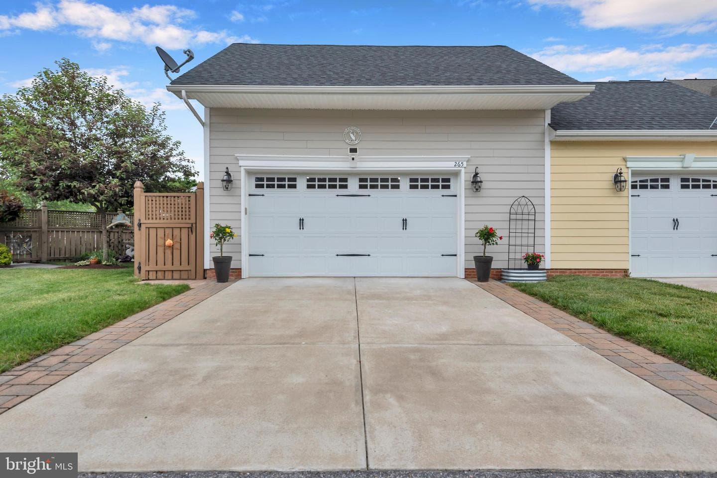 265 Evelyne Street photo 38