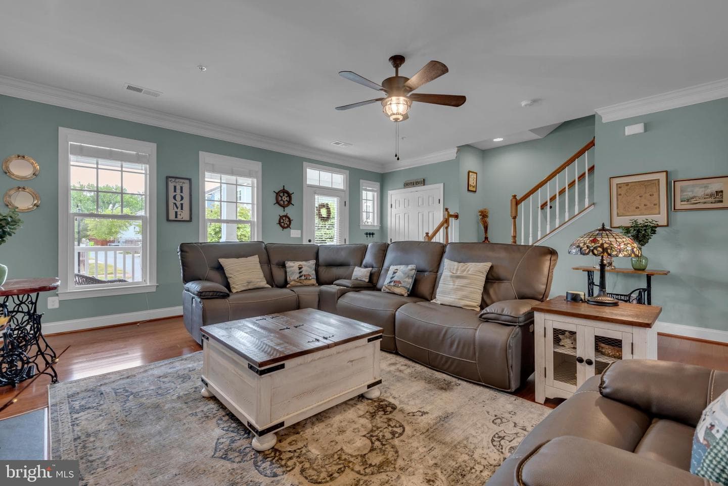 265 Evelyne Street photo 6