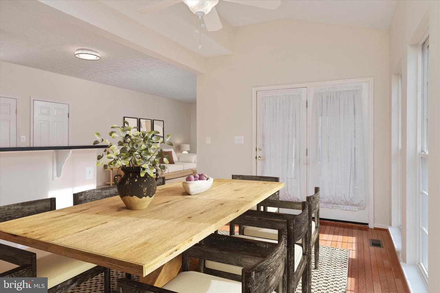 235 Green Street photo 12