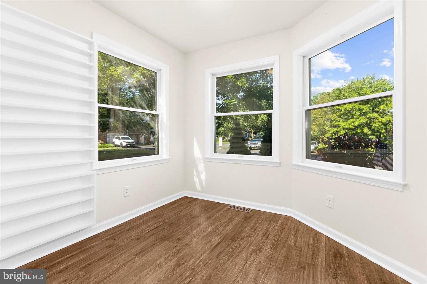 5011 Bridgepointe Drive photo 10
