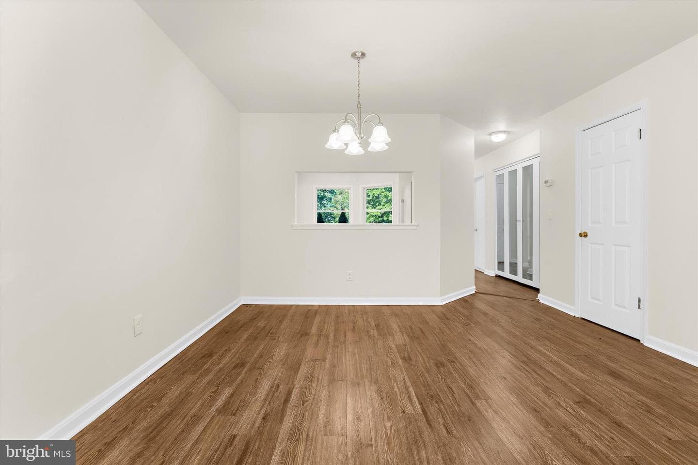 5011 Bridgepointe Drive photo 14