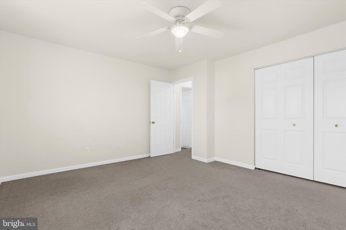 5011 Bridgepointe Drive photo 23