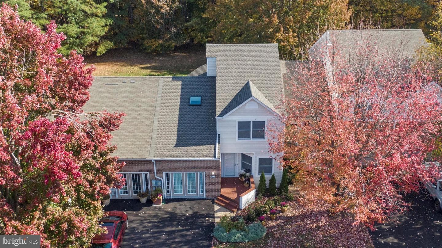 5011 Bridgepointe Drive photo 35