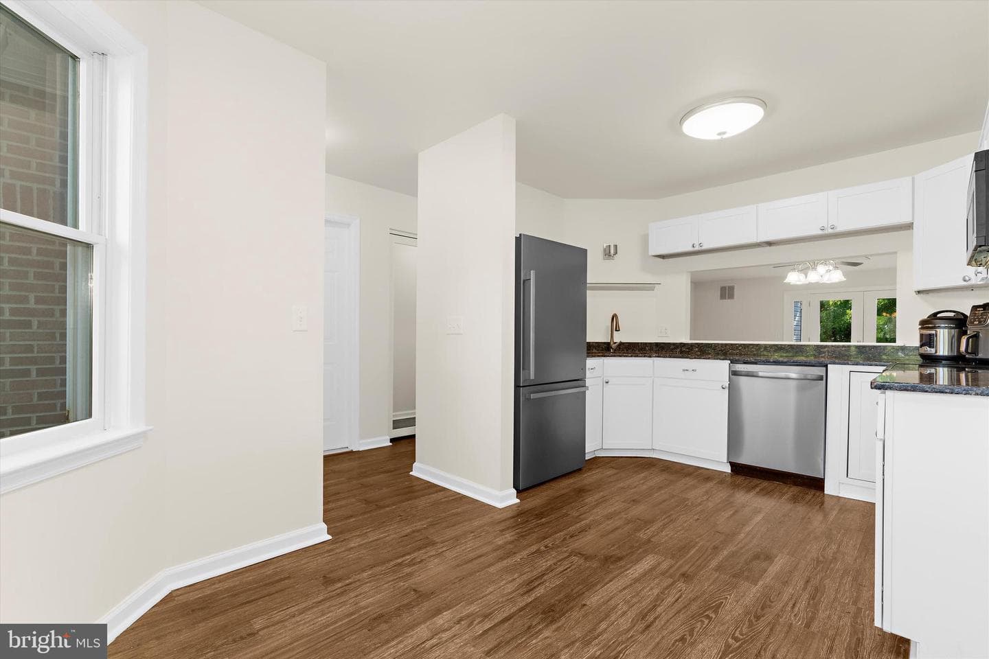 5011 Bridgepointe Drive photo 7