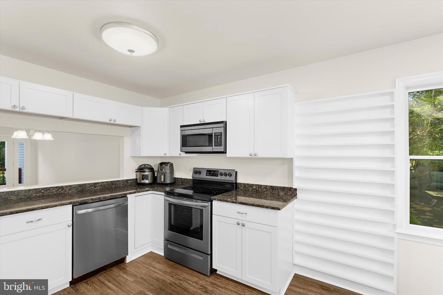 5011 Bridgepointe Drive photo 9