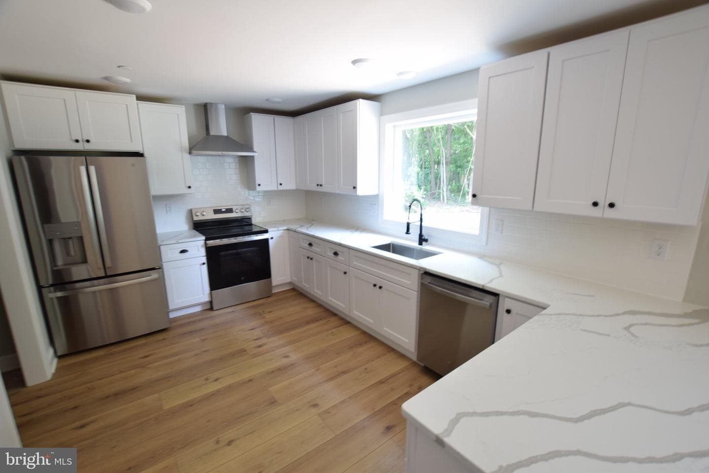 111 Chestnut Road photo 5