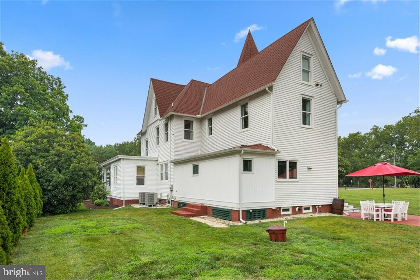 108 Maple Avenue photo 74
