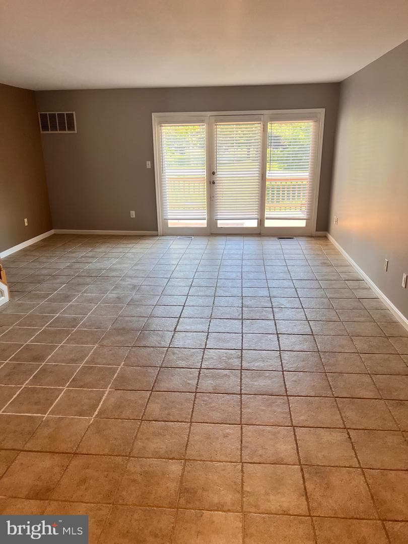 6005 Bridgepointe Drive photo 18