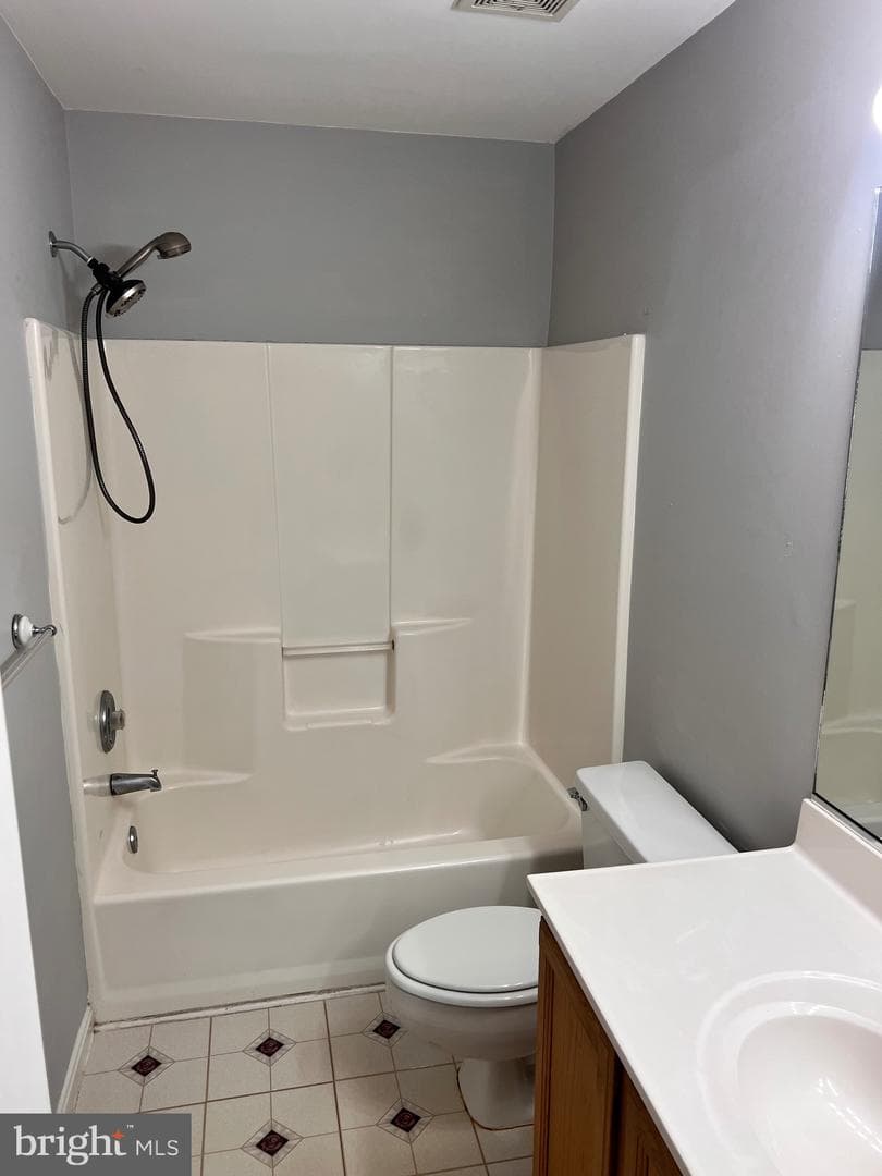 6005 Bridgepointe Drive photo 24