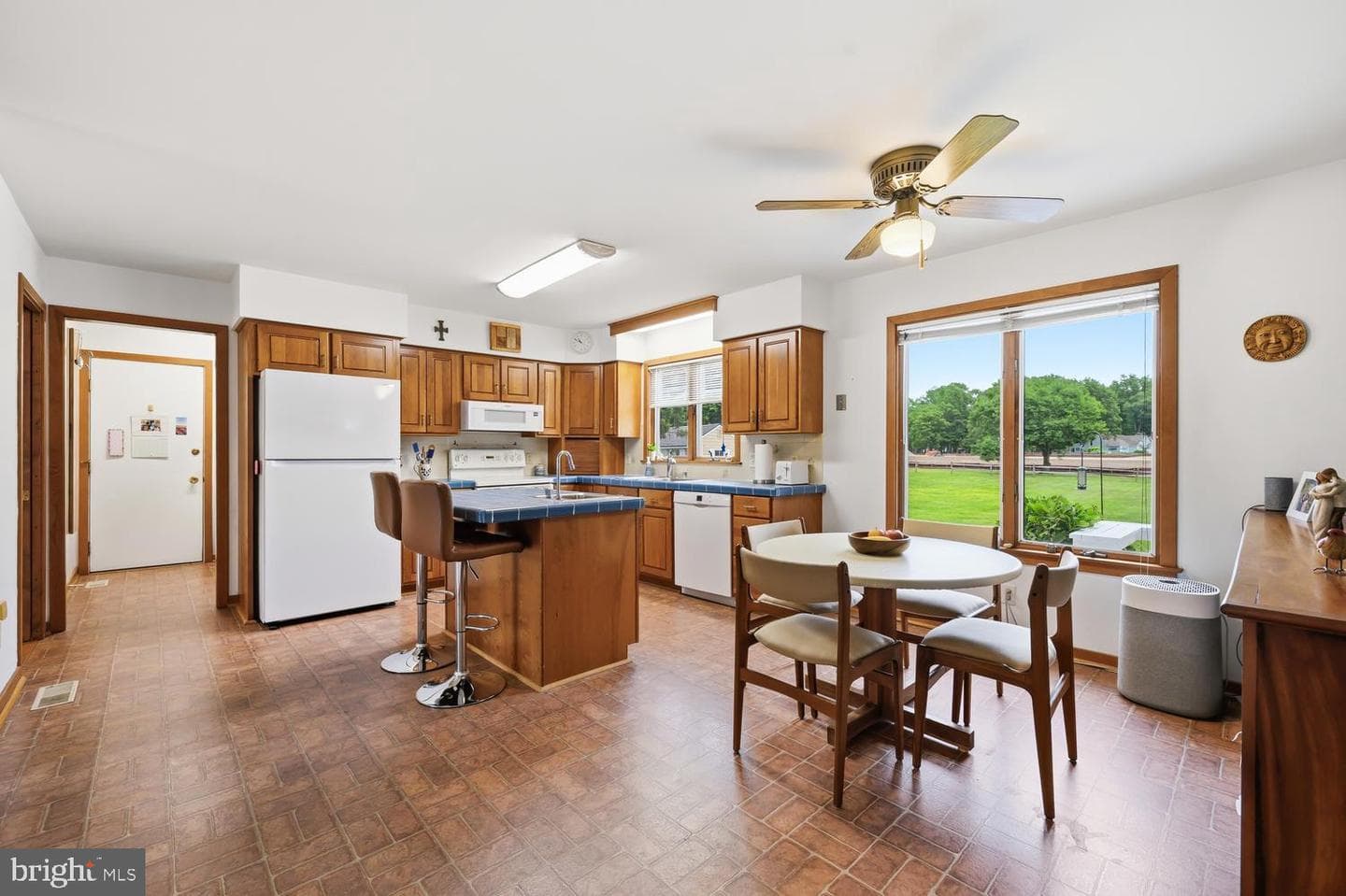 108 Prospect Bay Drive W photo 10
