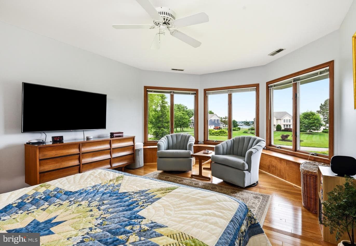 108 Prospect Bay Drive W photo 19