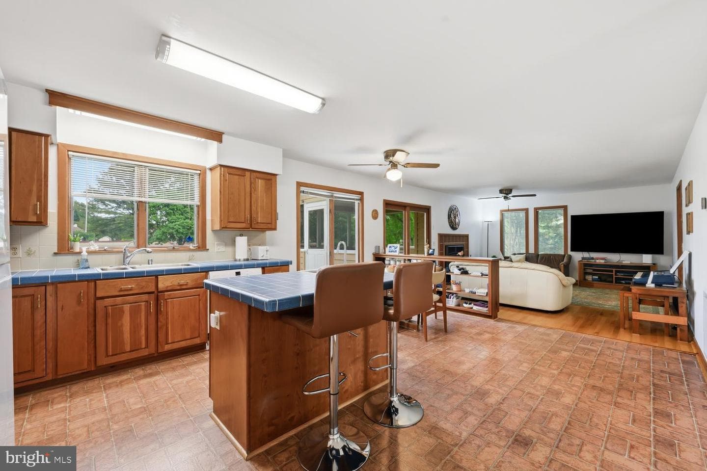 108 Prospect Bay Drive W photo 7