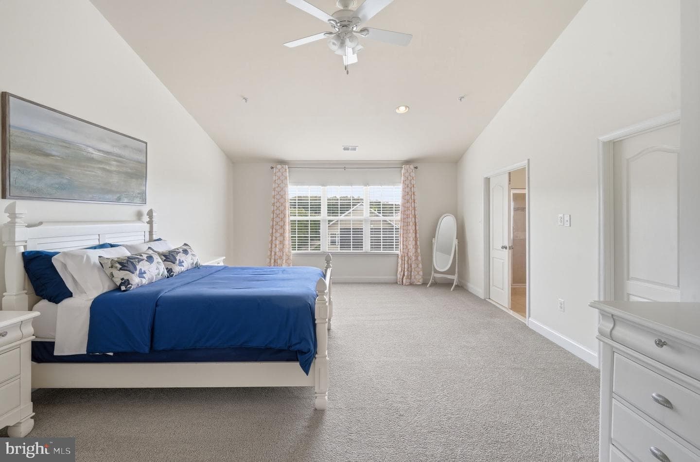 232 Evelyne Street photo 13