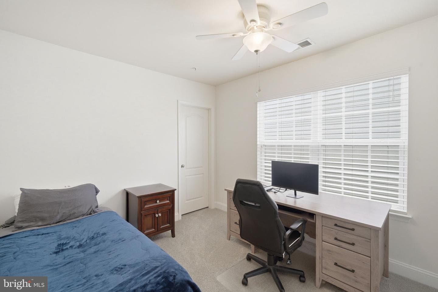 232 Evelyne Street photo 20