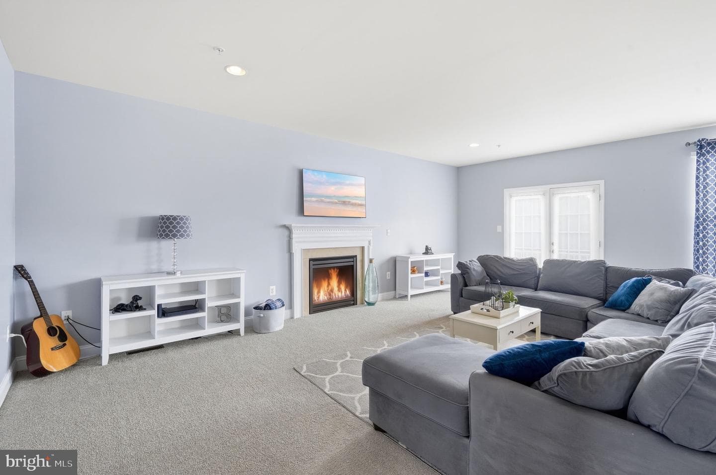 232 Evelyne Street photo 6