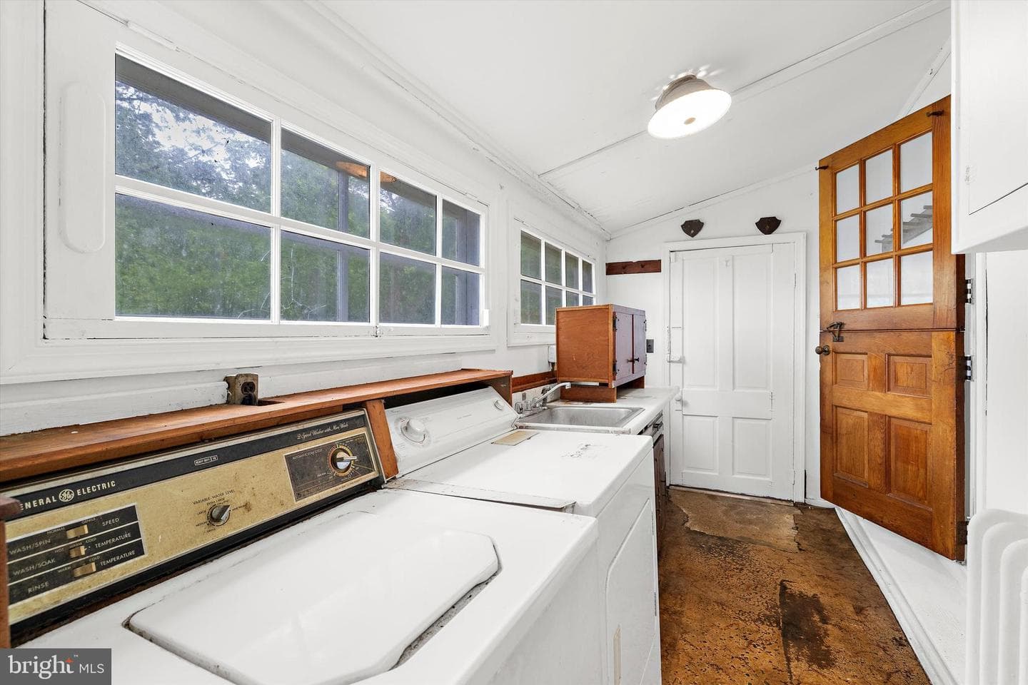 500 Nesbit Road photo 20