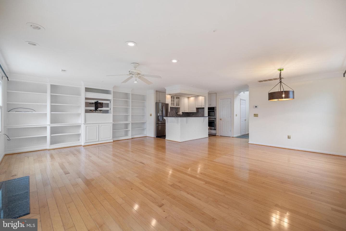 807 Auckland Way photo 13