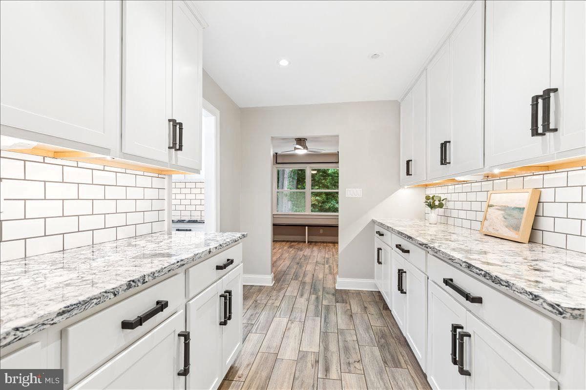 102 Little Neck Road photo 19