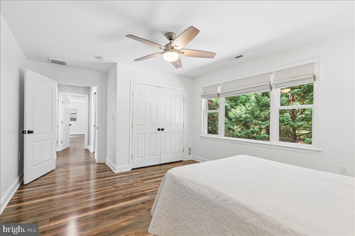102 Little Neck Road photo 36