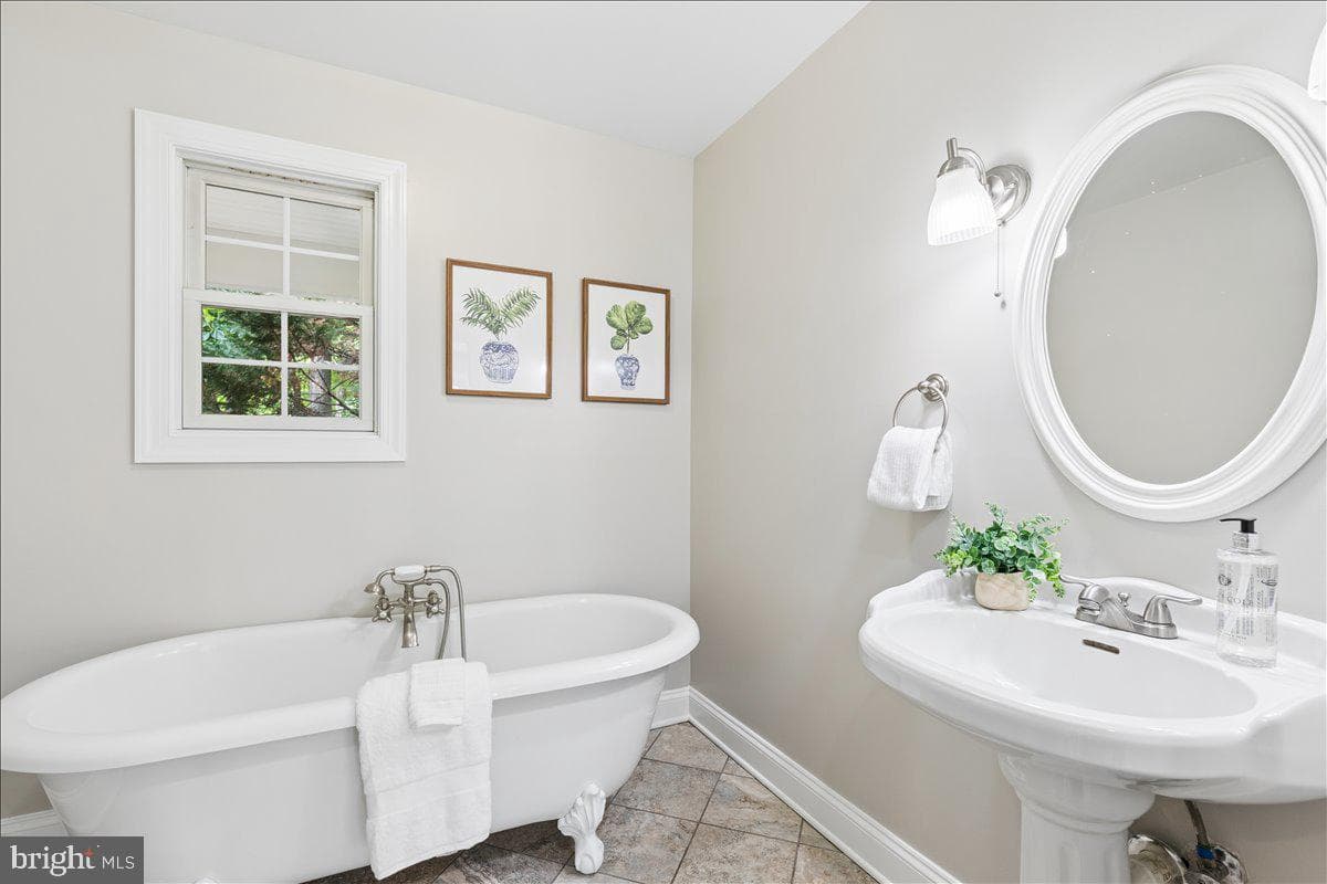 102 Little Neck Road photo 37