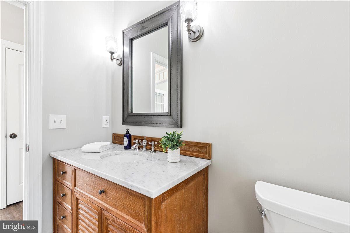 102 Little Neck Road photo 39