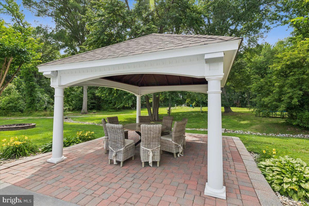 102 Little Neck Road photo 62