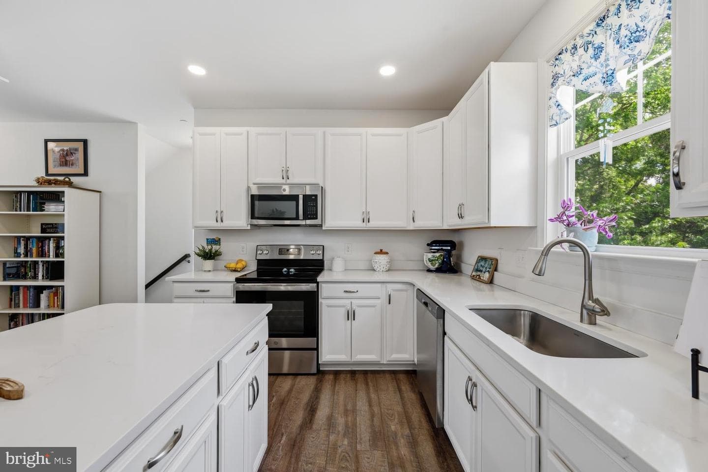 335 S Carolina Road photo 15