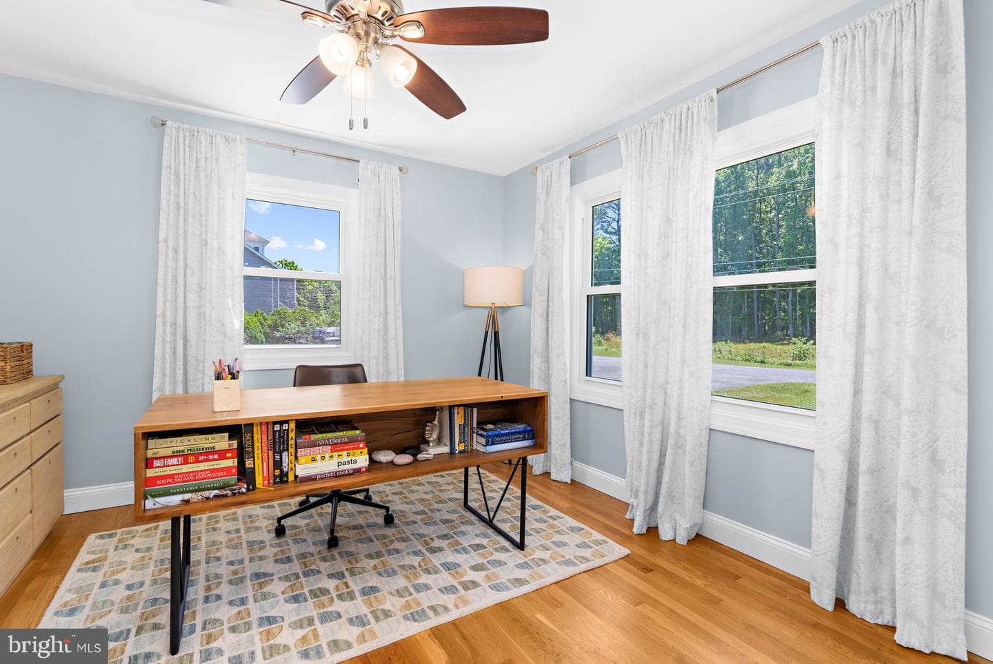 205 Riverside Drive photo 16