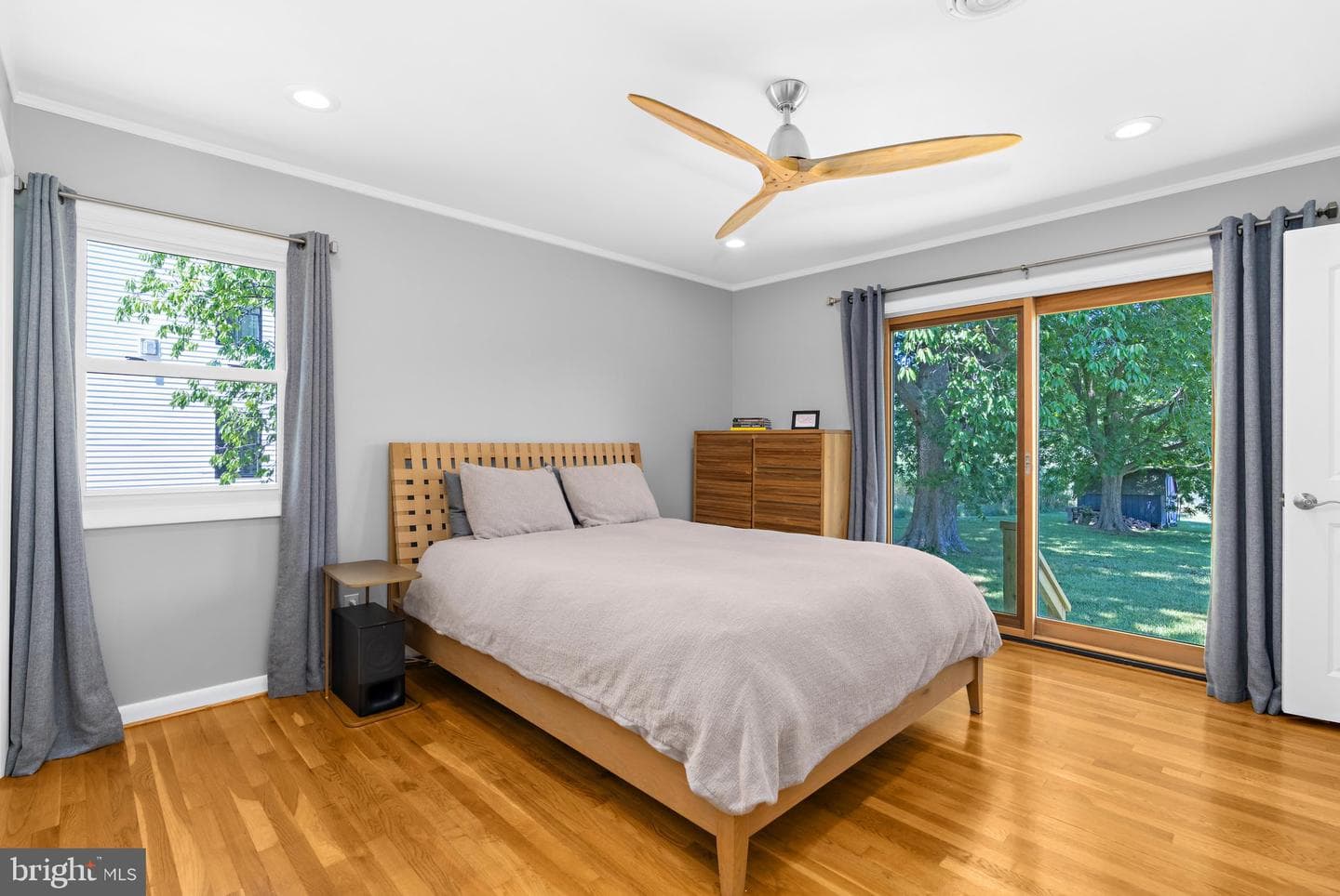 205 Riverside Drive photo 19