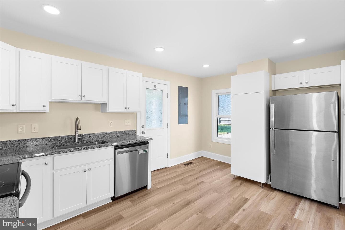 430 Railroad Avenue photo 14