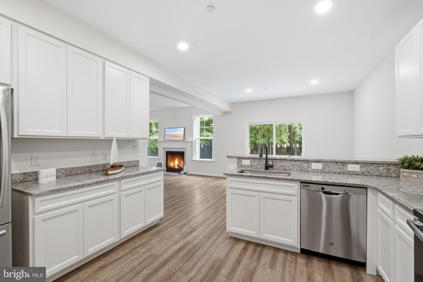 124 Riverside Drive photo 12