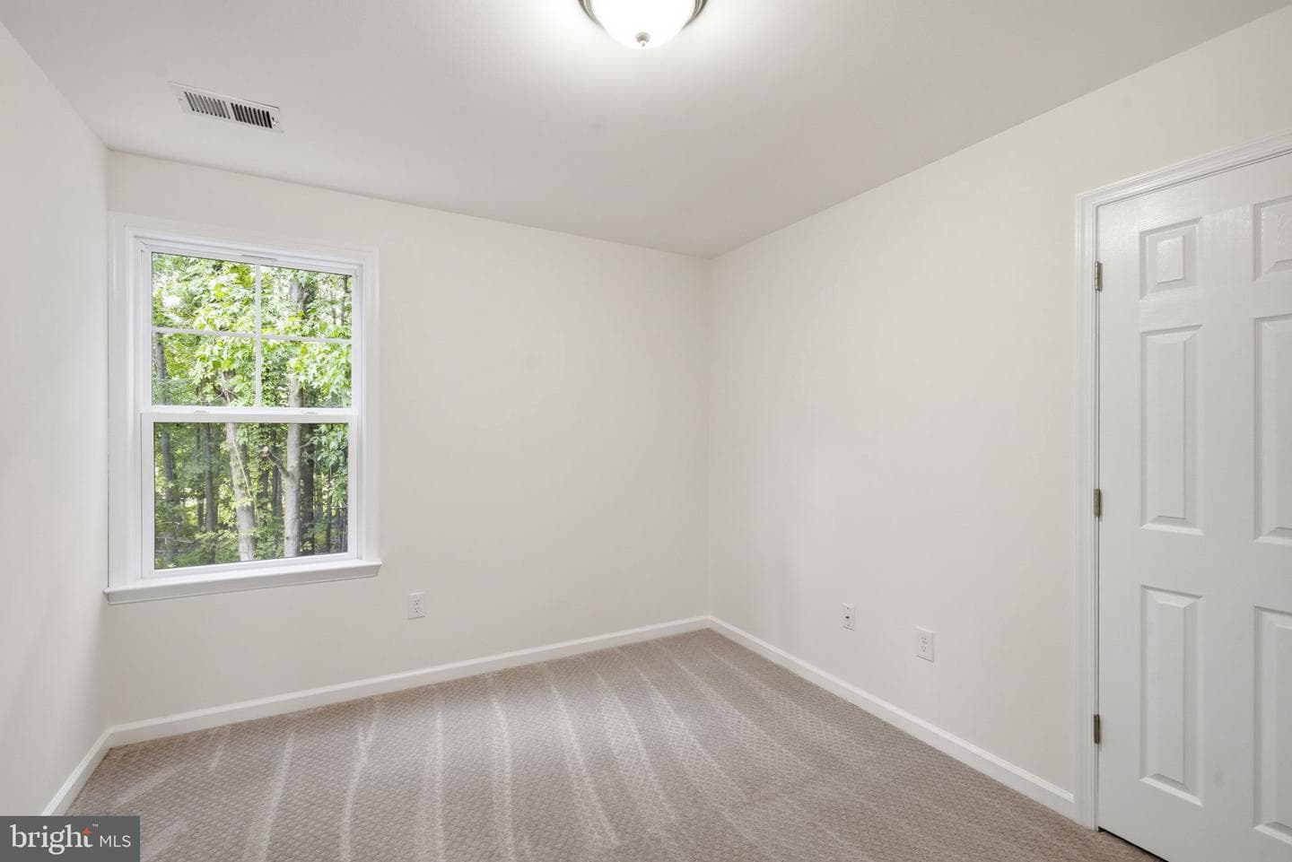 124 Riverside Drive photo 28