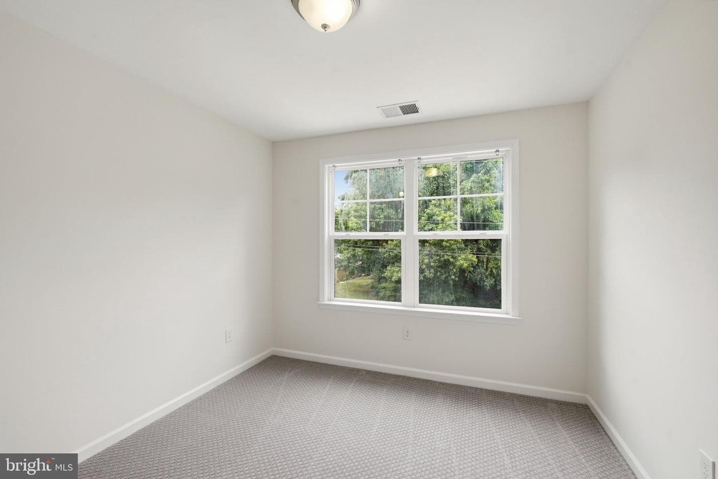 124 Riverside Drive photo 30