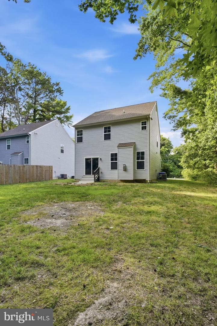 124 Riverside Drive photo 40
