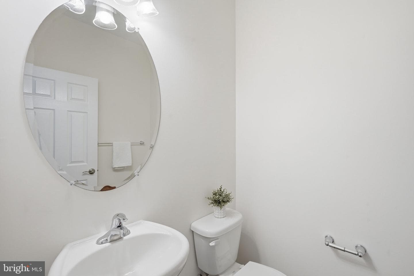 124 Riverside Drive photo 8