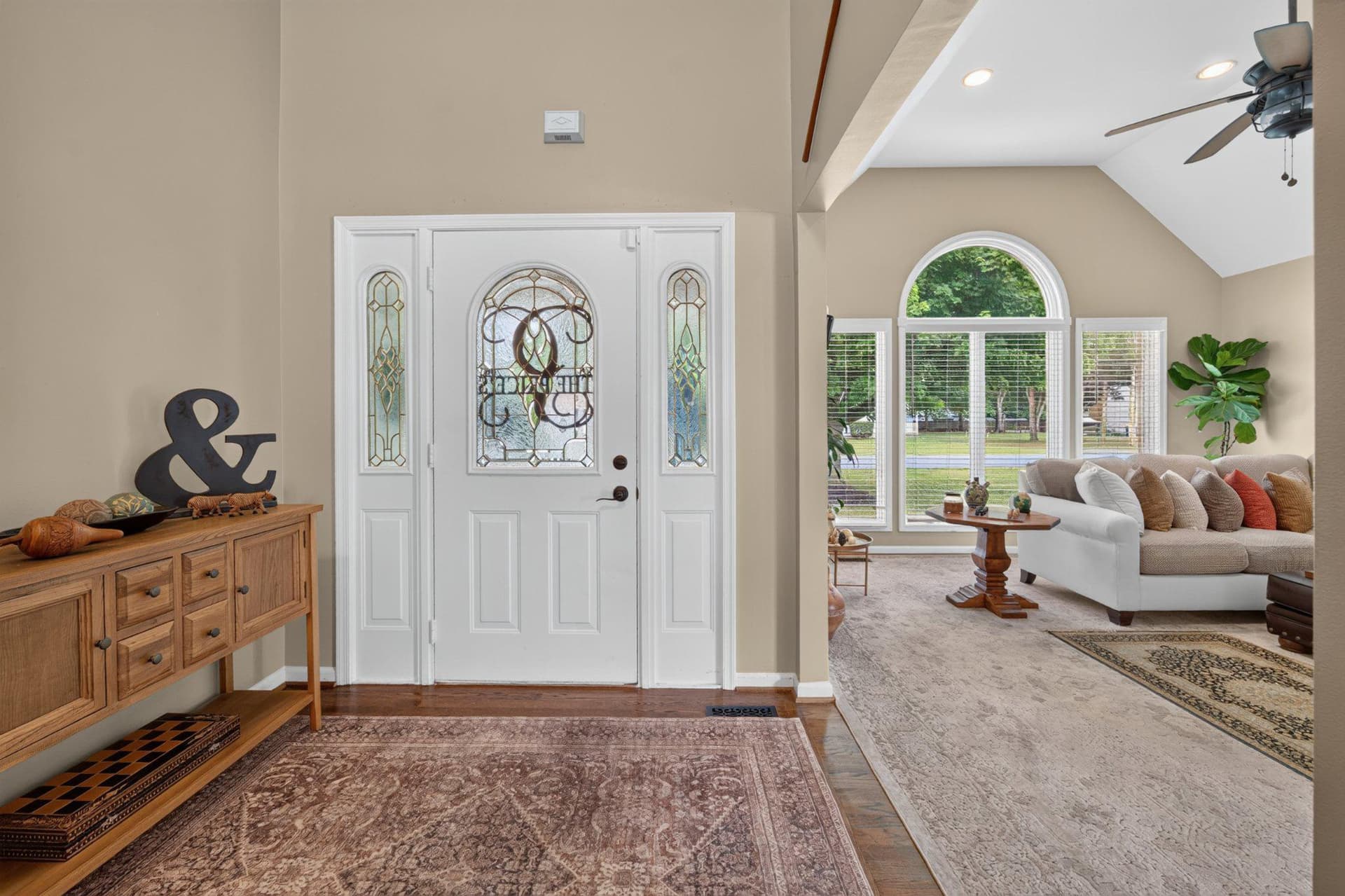 602 Victoria Drive photo 3