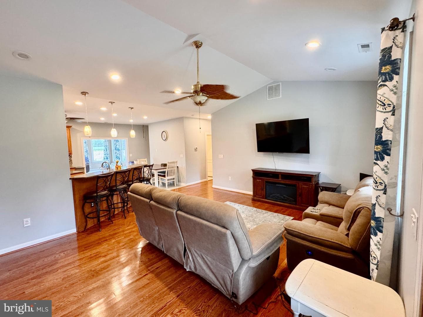 1212 Rabbit Hill Road photo 8