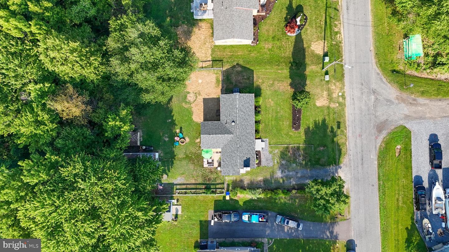 116 Chesapeake Estates Drive photo 38