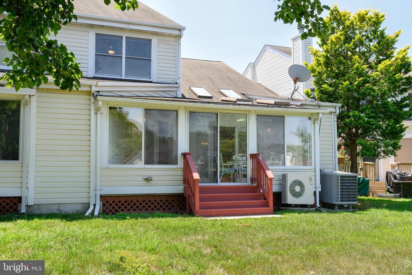 6010 Bridgepointe Drive photo 5