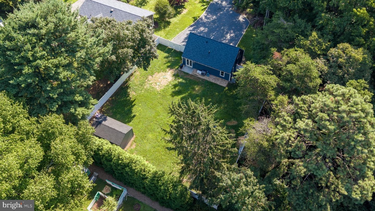 102 Maple Road photo 63