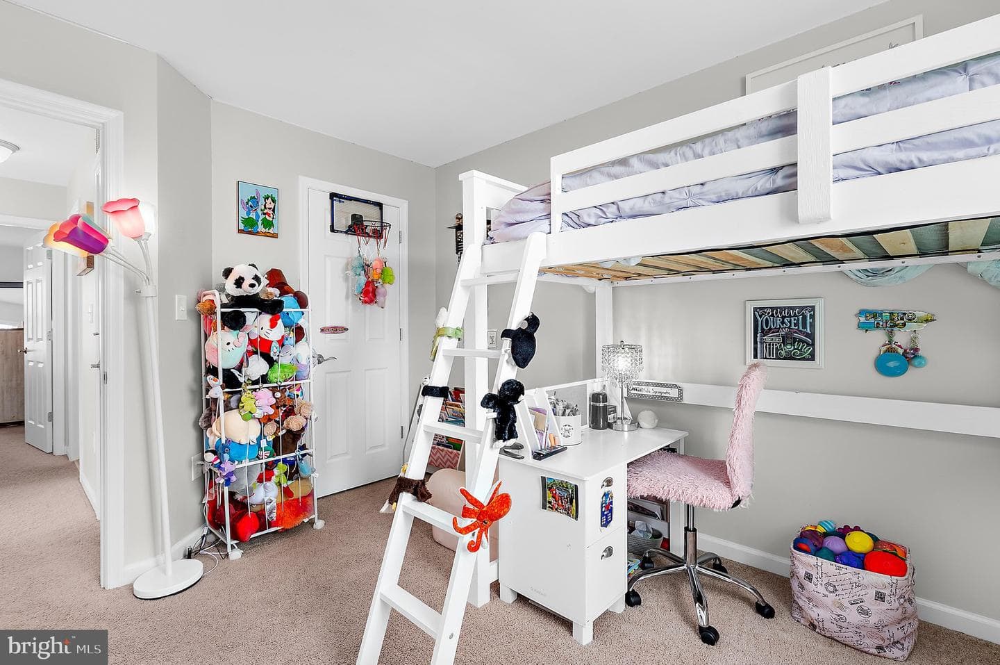 102 Sophie Lane photo 27