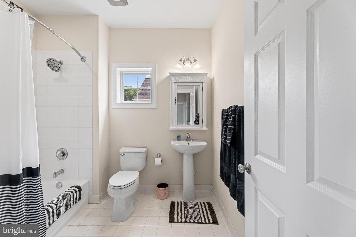 134 Richard Ingle Way photo 32