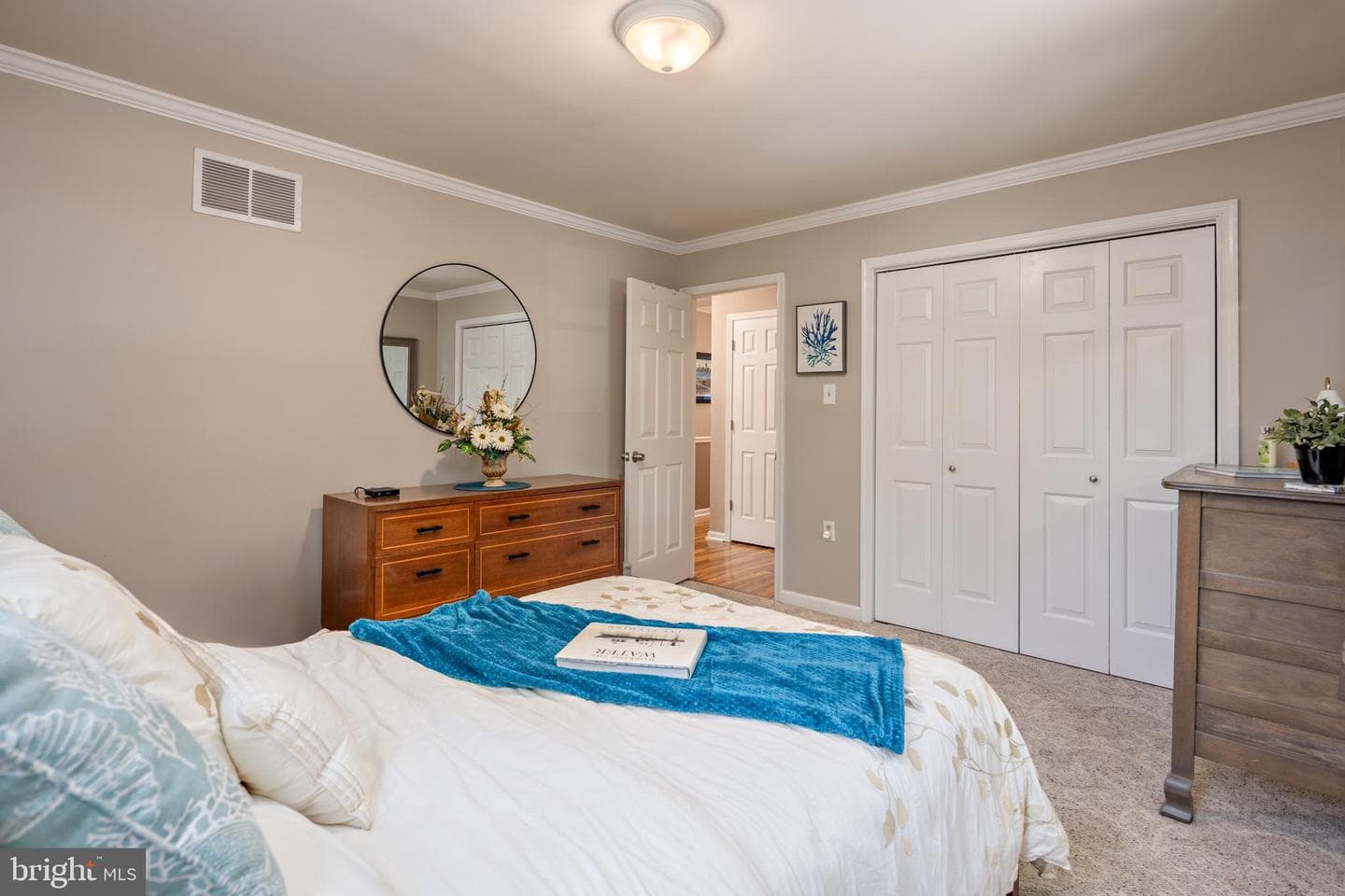 729 Kimberly Way photo 19