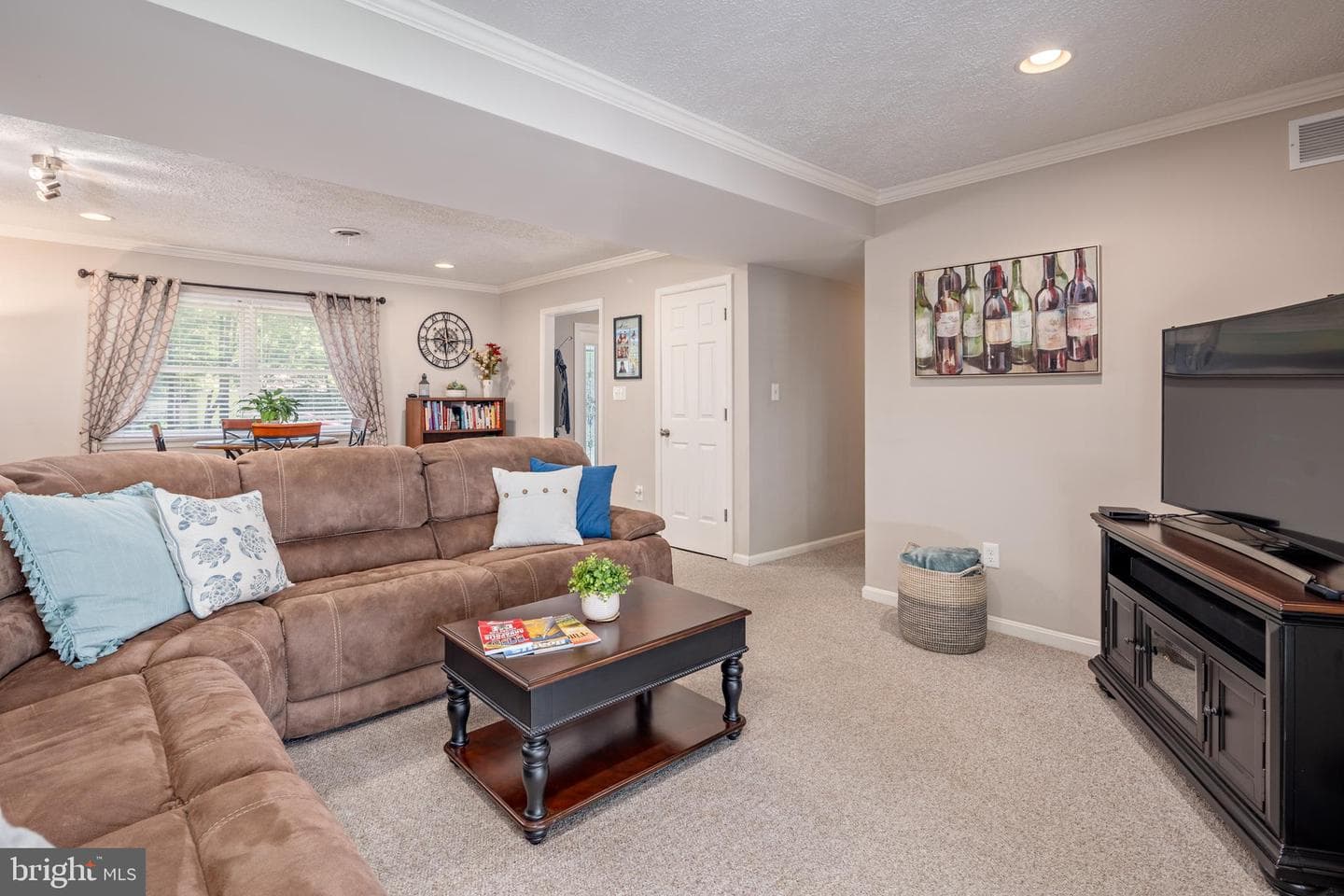 729 Kimberly Way photo 24