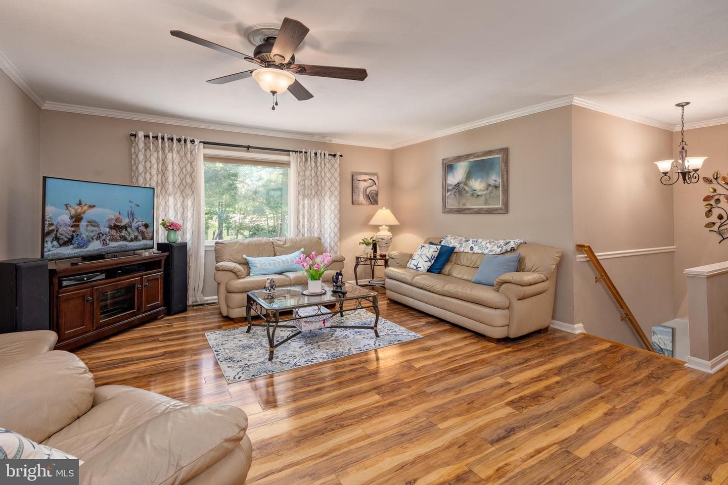729 Kimberly Way photo 4