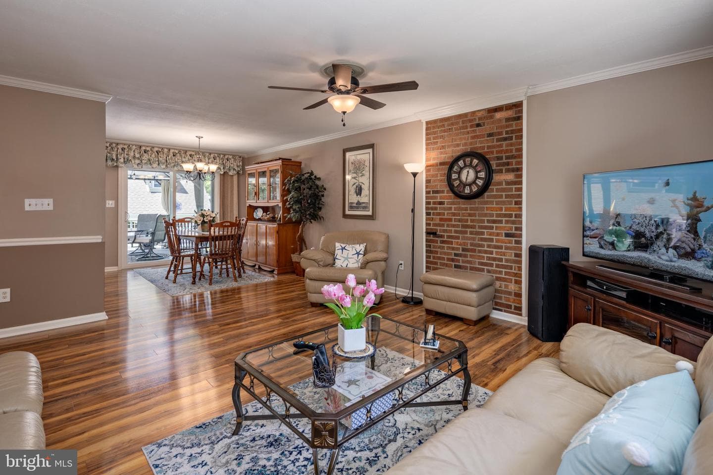 729 Kimberly Way photo 6