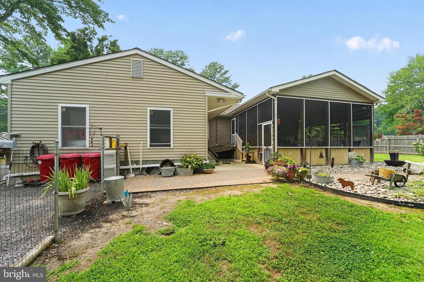 407 Sawmill Lane photo 3