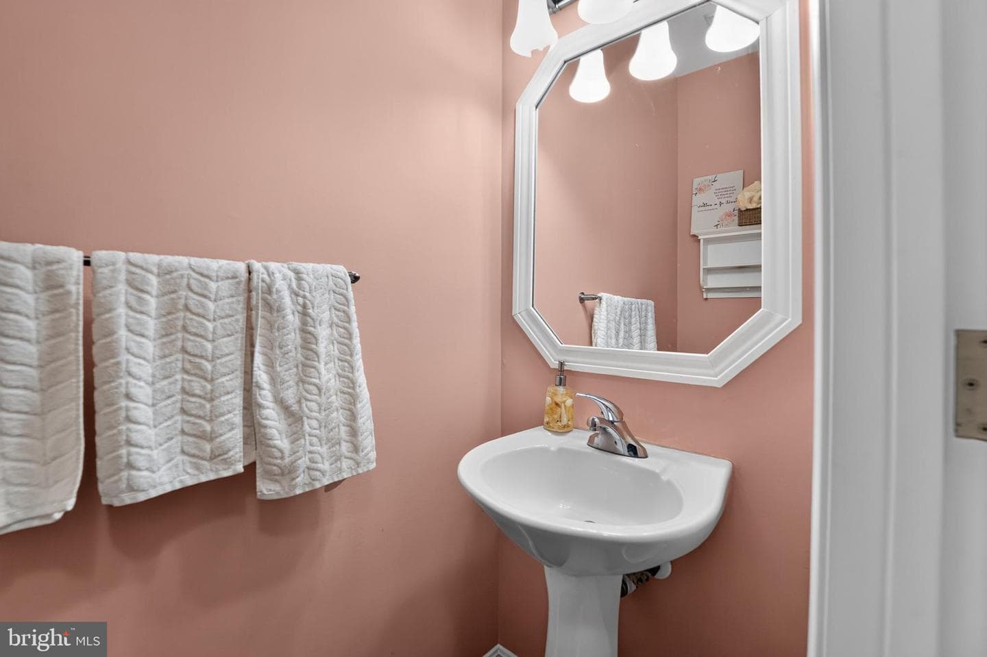 376 Web Foot Lane photo 36