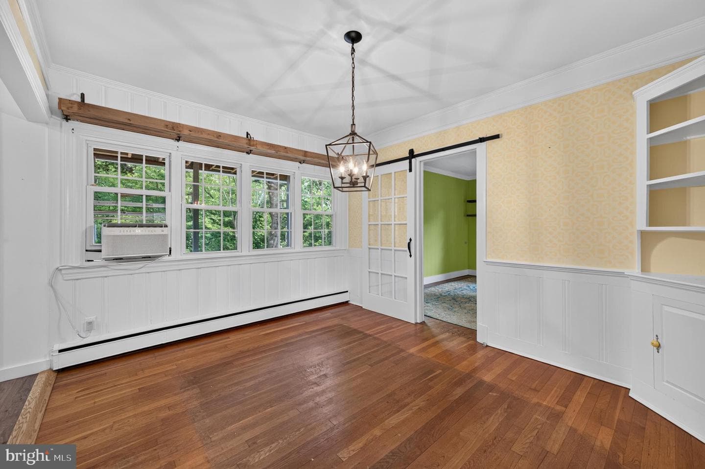 213 Elm Street photo 18
